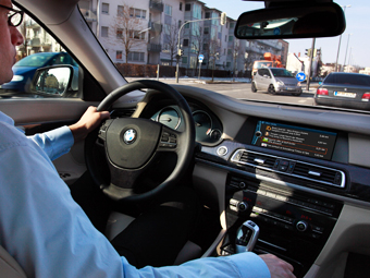 BMW покажет водителям рекламу прямо в автомобиле