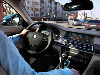 BMW покажет водителям рекламу прямо в автомобиле BMW покажет водителям рекламу прямо в автомобиле